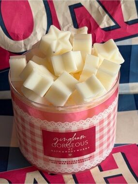 Bath and body works Candle
Gingham Gorgeous Wax Melts